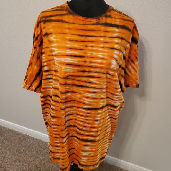 Tie dye boho style unisex T shirt size XL. 100% soft cotton. - Picture 4 of 9